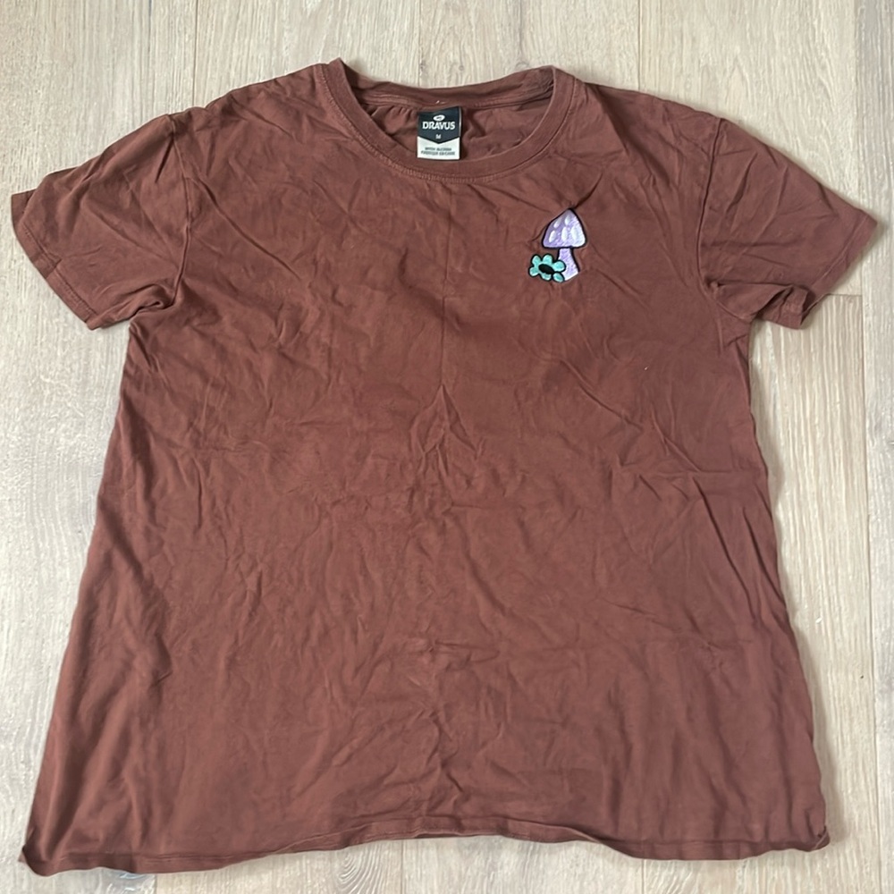 Brown graphic tee (M)